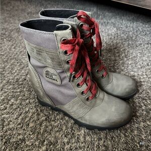 Sorel Women’s Joan of Arctic Lexie Wedge Bootie size 9